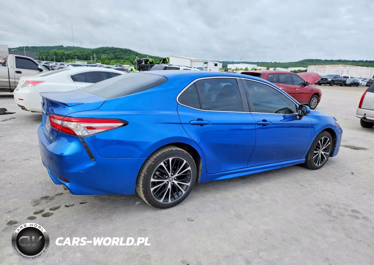 2018 Toyota Camry Se VIN:4T1B11HK9JU074685 - 3