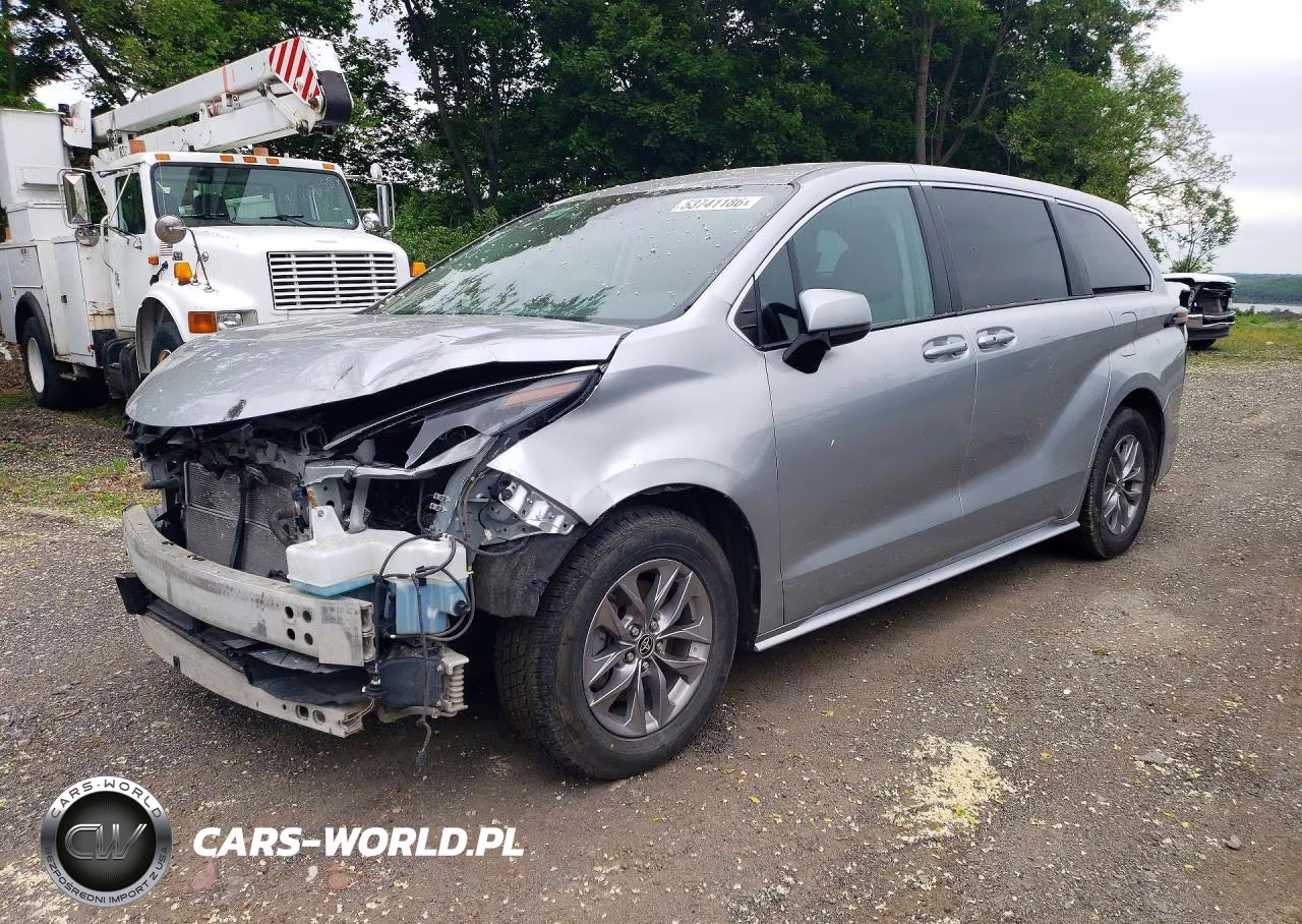 2022 Toyota Sienna Le – zdjęcie 1 z 13