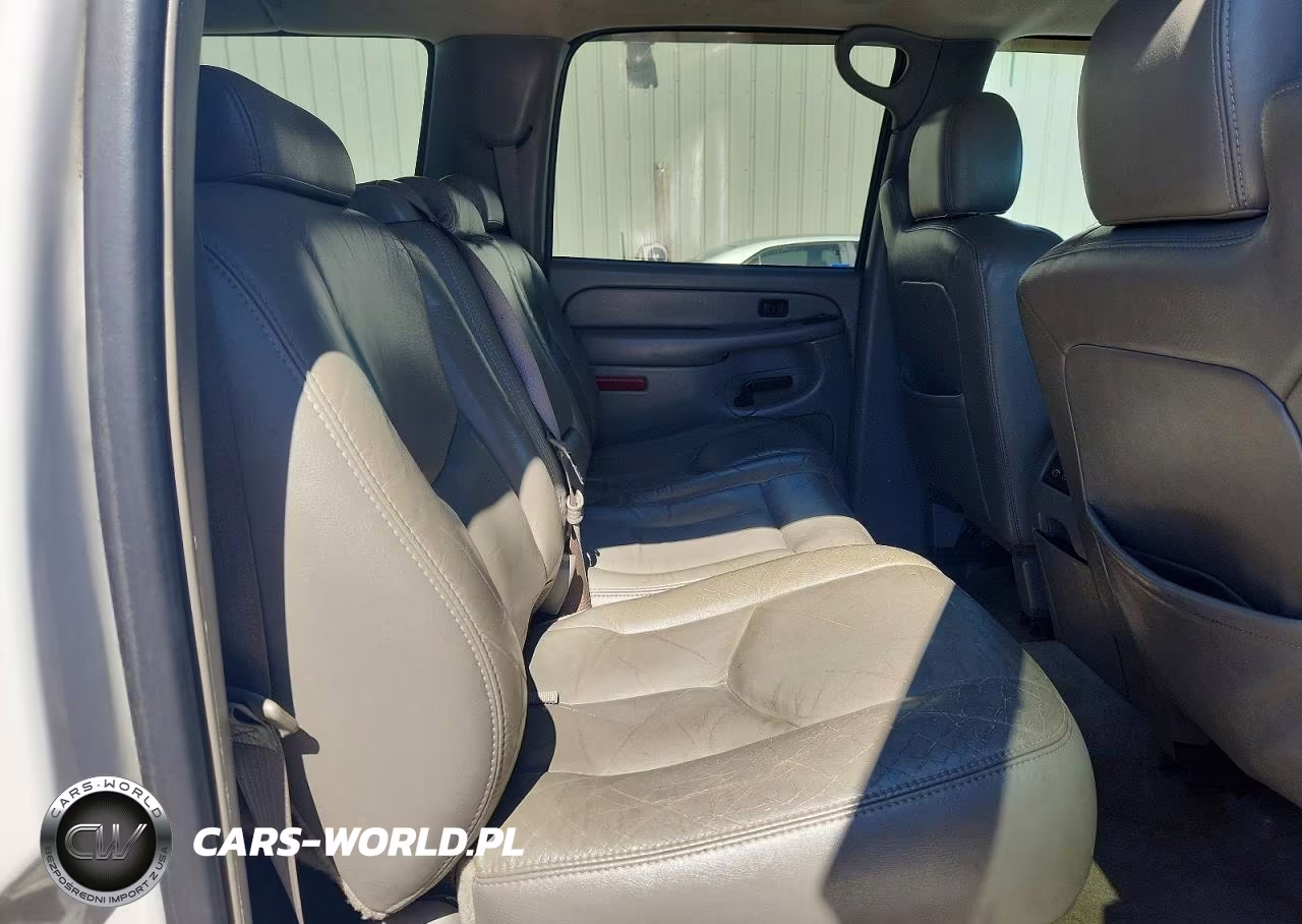 2004 Chevrolet Suburban C1500 VIN:3GNEC16Z04G121127 - 11