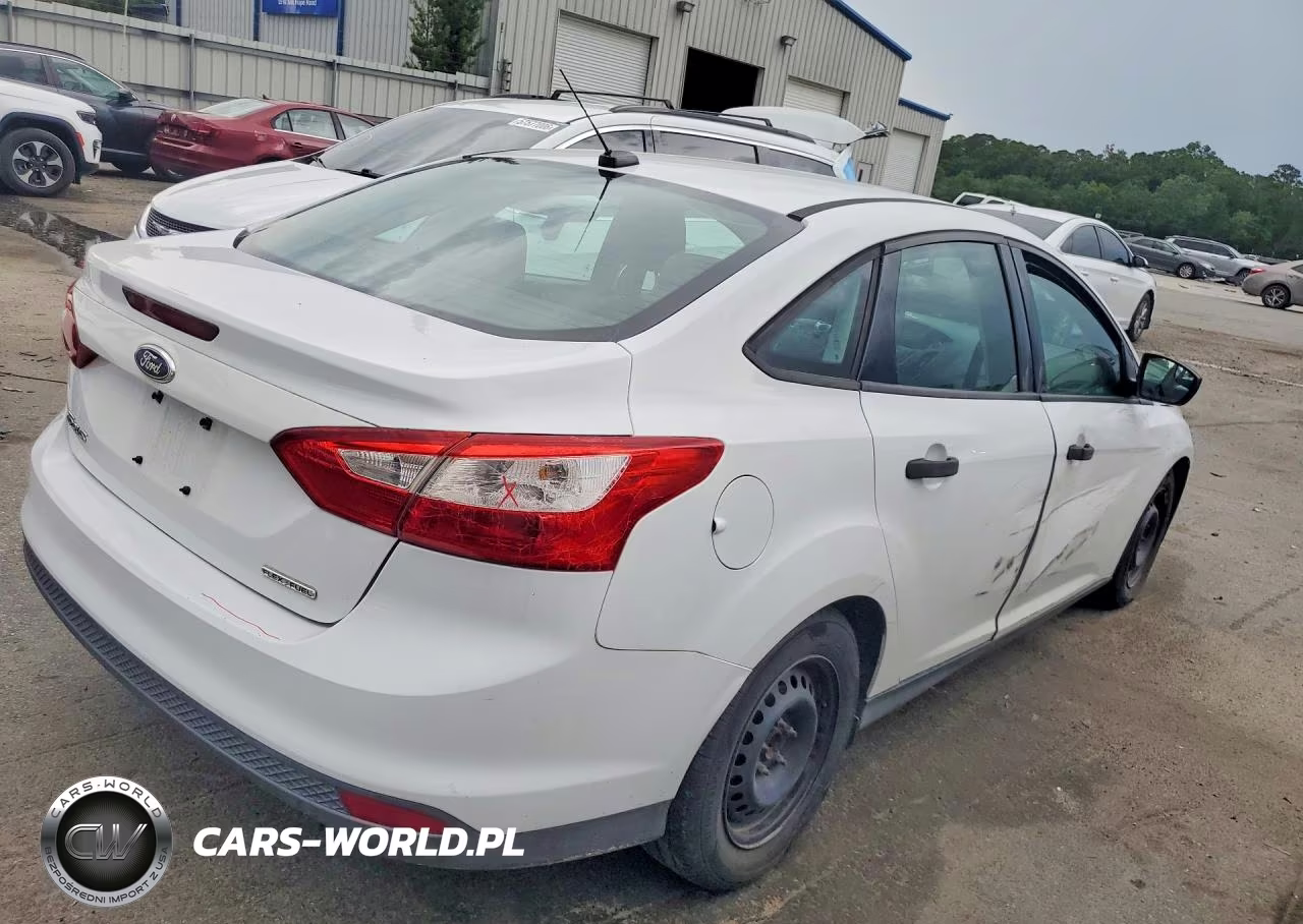 2014 Ford Focus S VIN:1FADP3E24EL401023 - 3