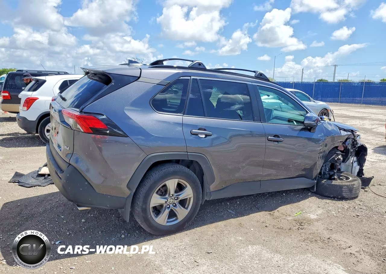 2024 Toyota Rav4 Xle VIN:2T3W1RFV0RC259709 - 3