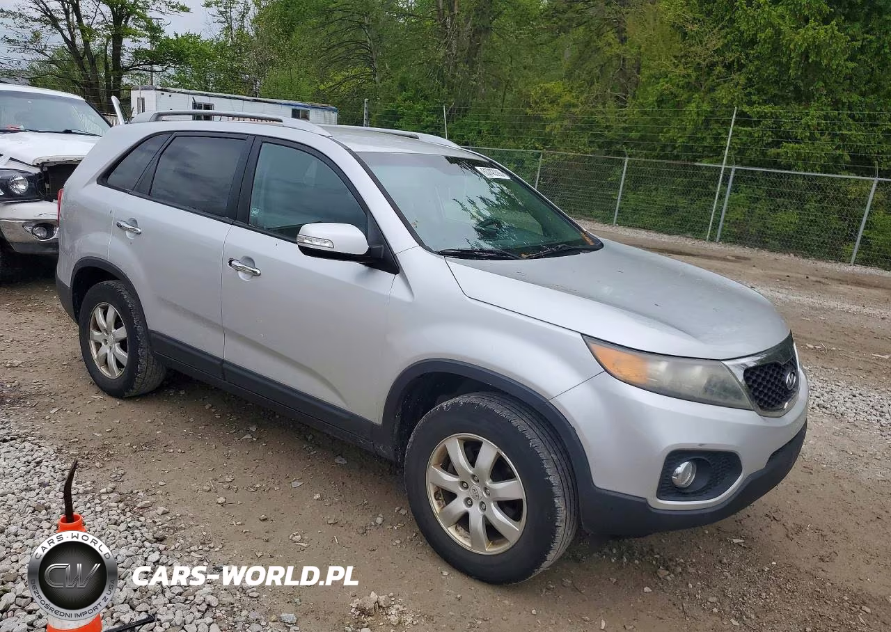 2011 Kia Sorento Lx VIN:5XYKT3A19BG151361 - 4