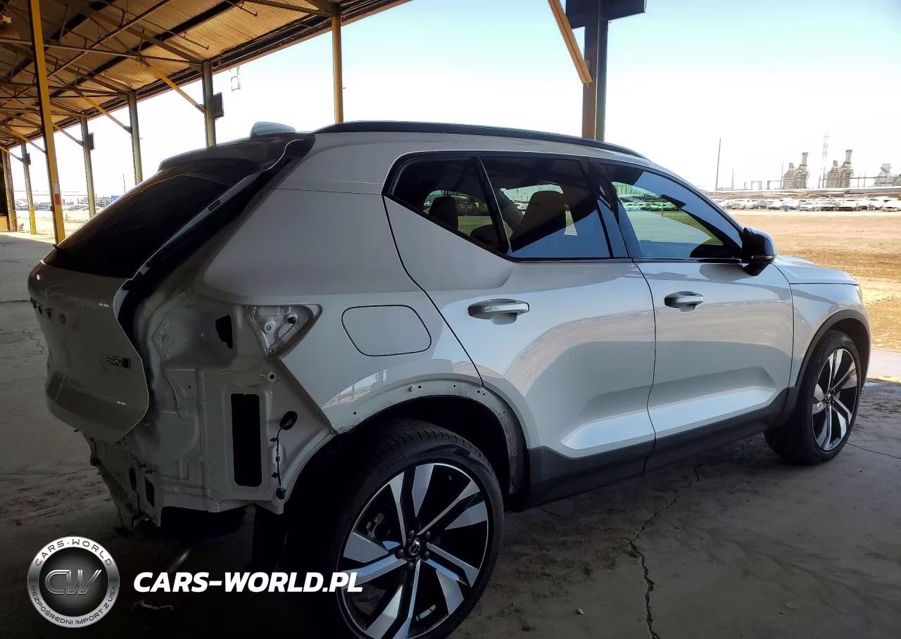 2025 Volvo Xc40 Plus VIN:YV4L12UCXS2458207 - 3