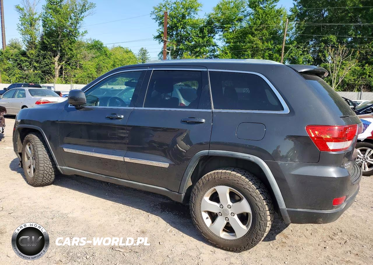 2011 Jeep Grand Cherokee Laredo VIN:1J4RR4GG0BC590641 - 2