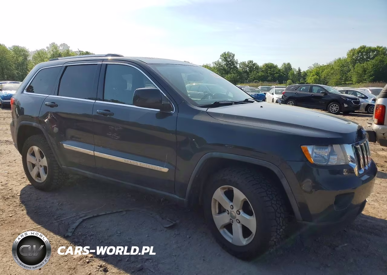 2011 Jeep Grand Cherokee Laredo VIN:1J4RR4GG0BC590641 - 4
