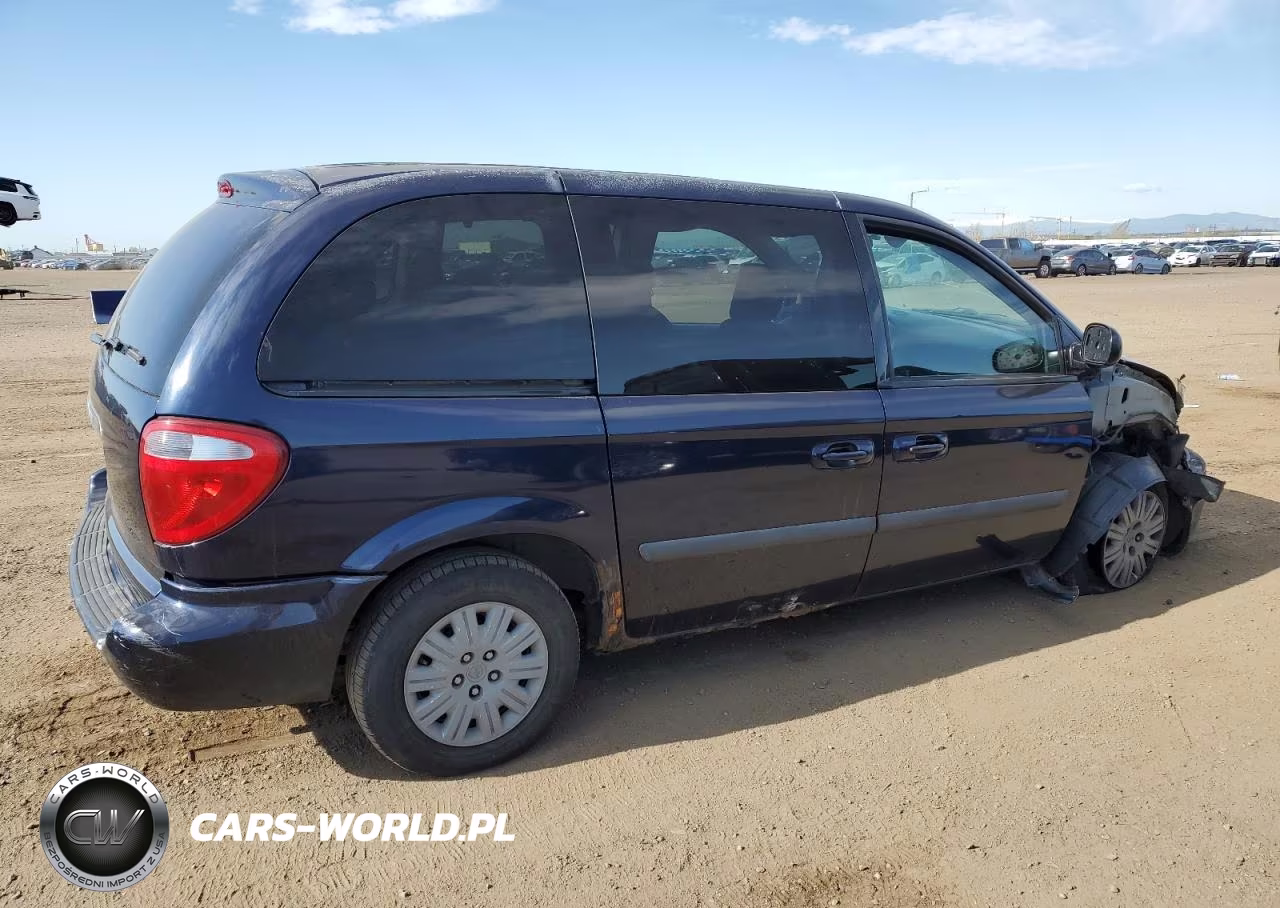 2005 Chrysler Town & Cntry VIN:1C4GP45R35B392895 - 3