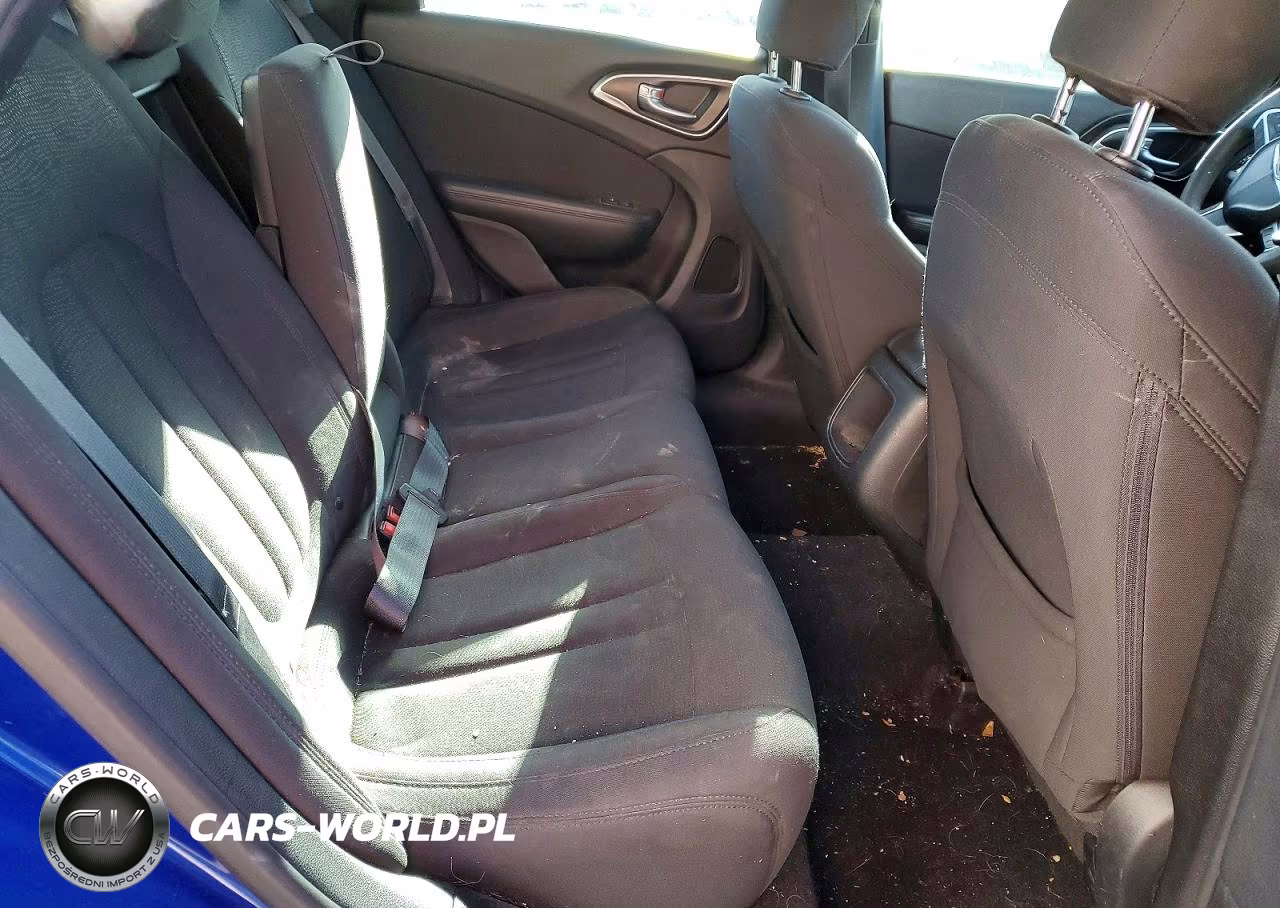 2015 Chrysler 200 Limited VIN:1C3CCCAB0FN663736 - 10