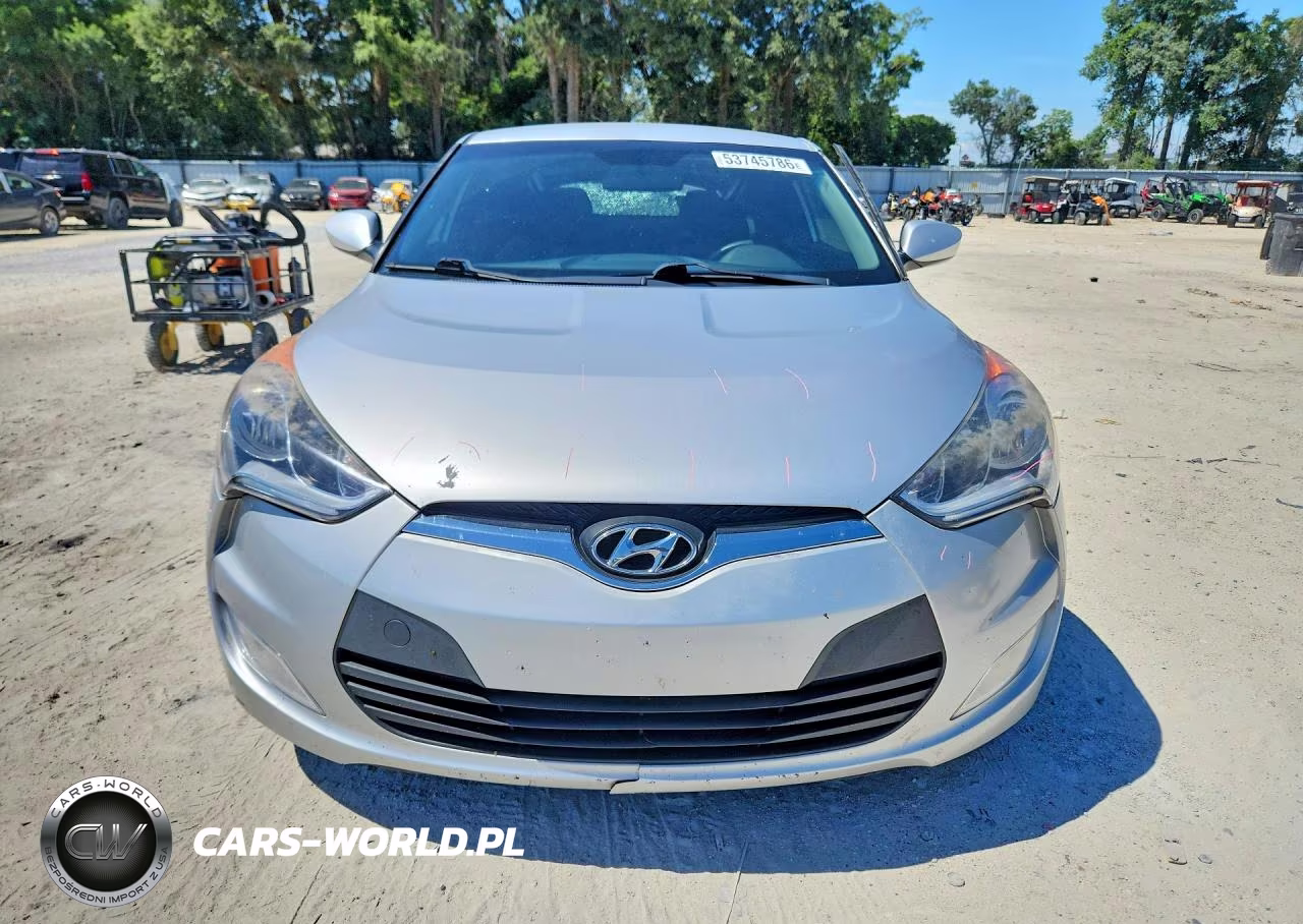 2017 Hyundai Veloster Base VIN:KMHTC6AD7HU306279 - 5