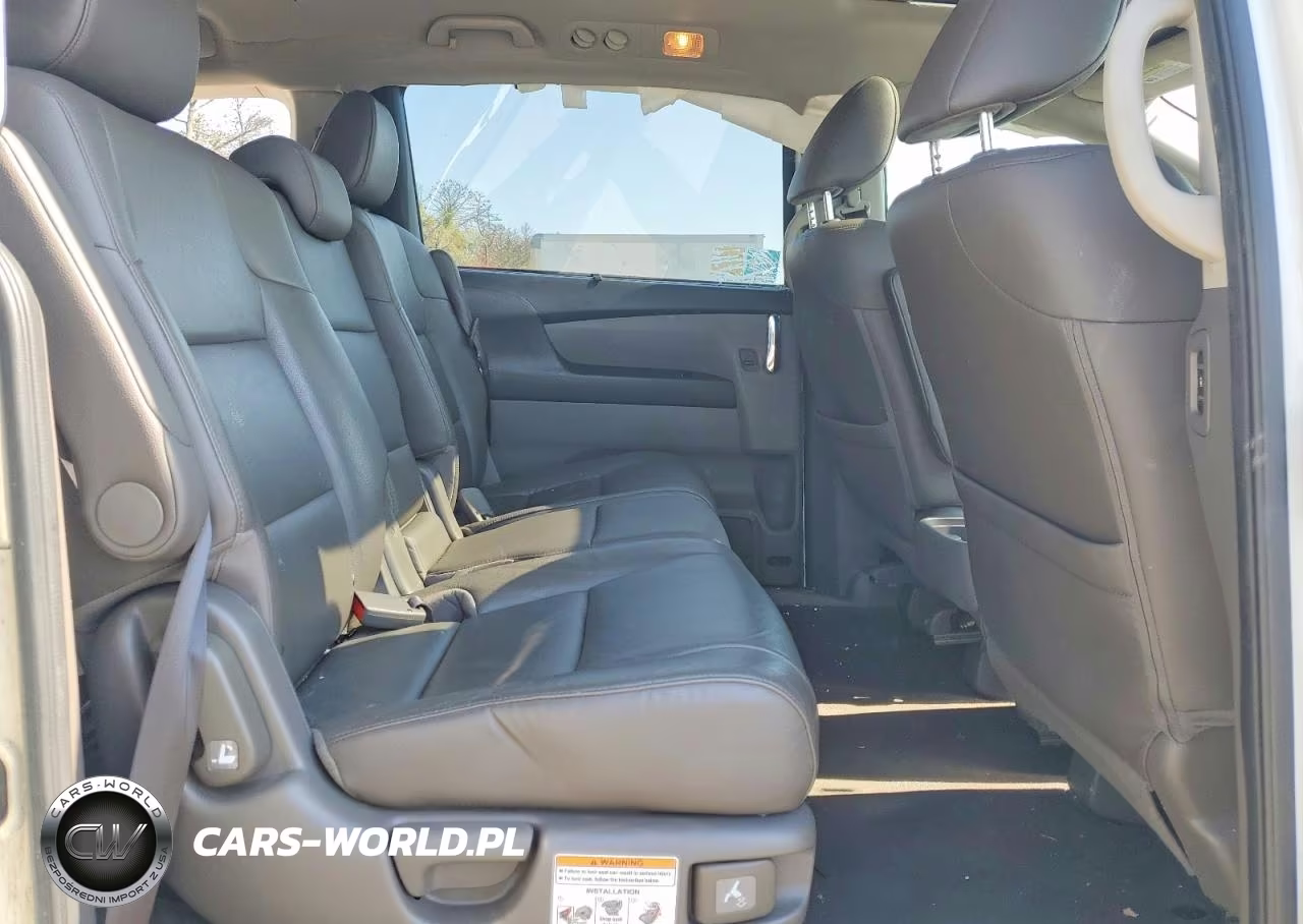 2016 Honda Odyssey Touring VIN:5FNRL5H98GB018224 - 11