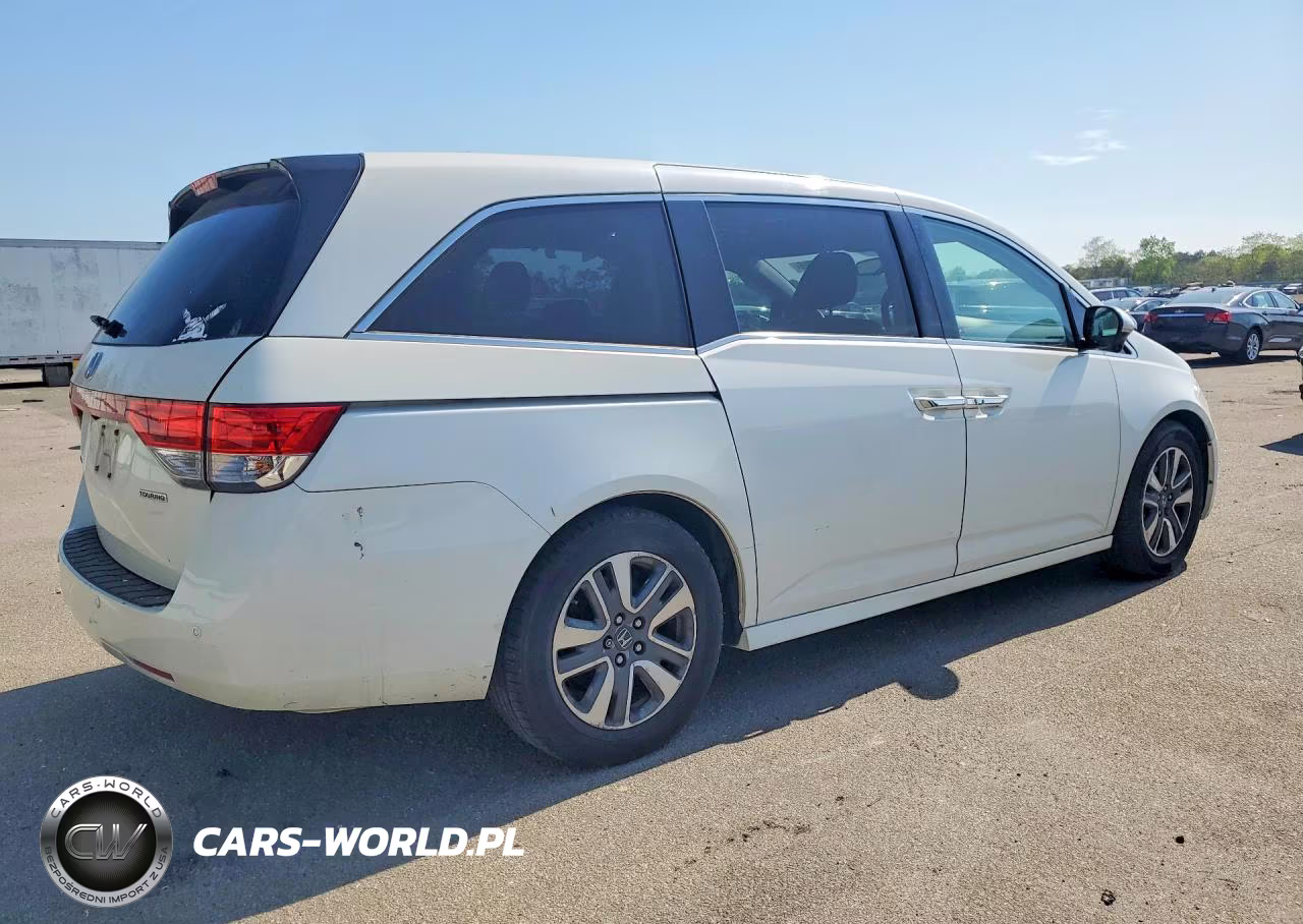 2016 Honda Odyssey Touring VIN:5FNRL5H98GB018224 - 3