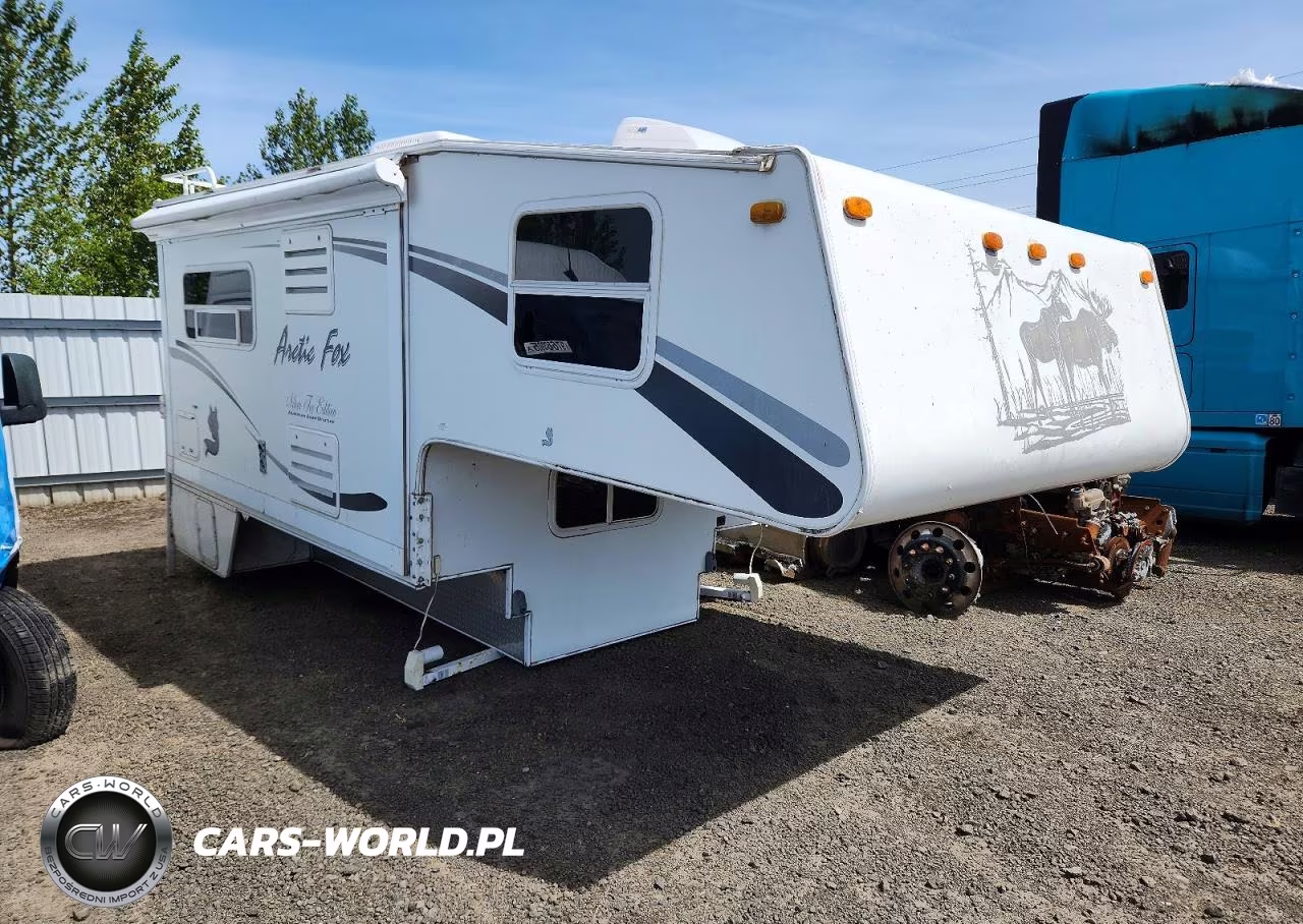 2006 Arctic Fox Camper