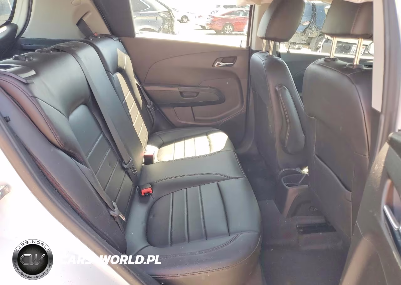2018 Chevrolet Sonic Premier VIN:1G1JF6SB3J4123234 - 10