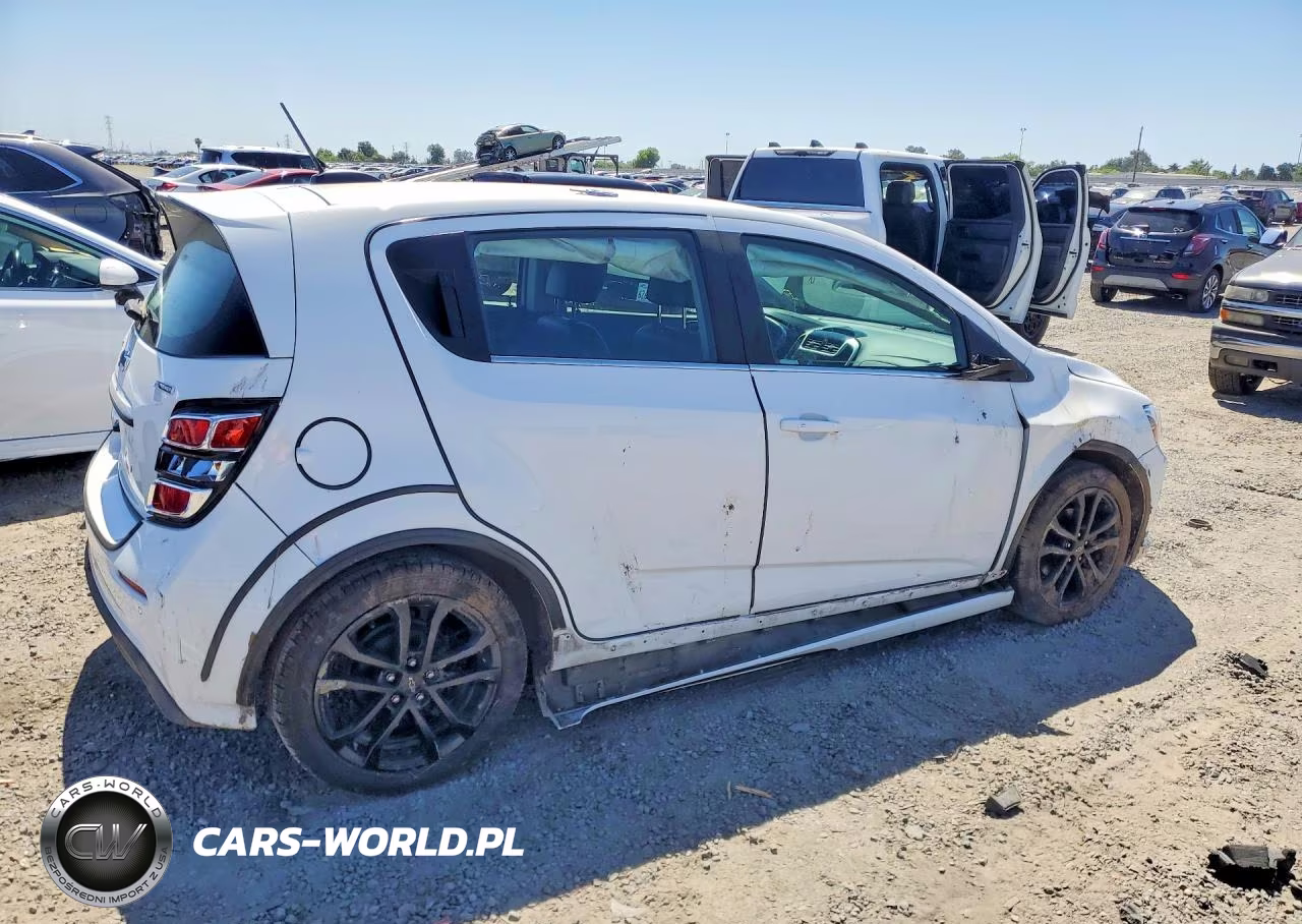 2018 Chevrolet Sonic Premier VIN:1G1JF6SB3J4123234 - 3