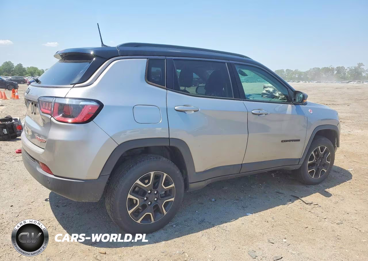 2019 Jeep Compass Trailhawk VIN:3C4NJDDB0KT759825 - 3