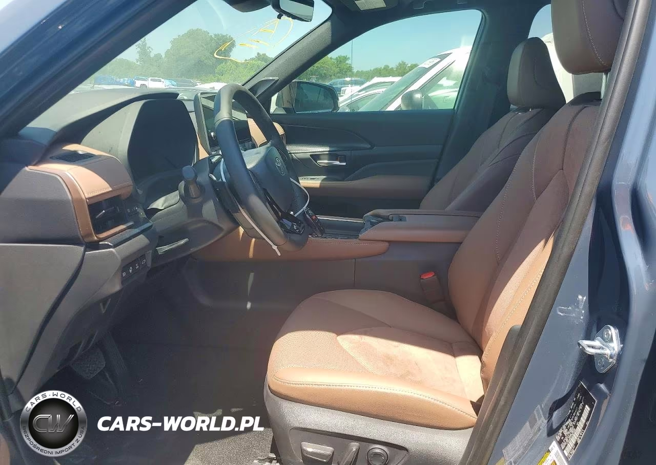 2026 Toyota Grand Highlander Hybrid Max Platinum VIN:5TDADAB55TS030894 - 7