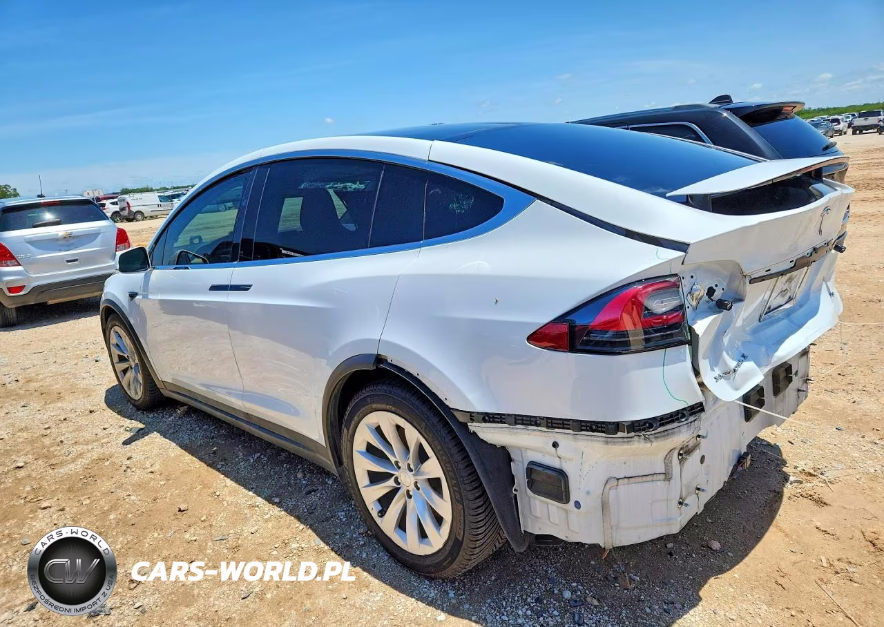 2018 Tesla Model X VIN:5YJXCDE28JF132515 - 2