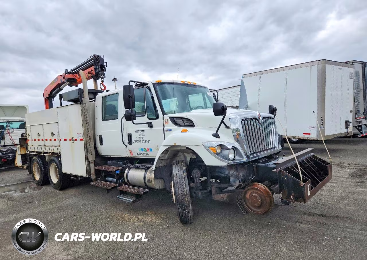 2013 International 7400 Crane Truck
