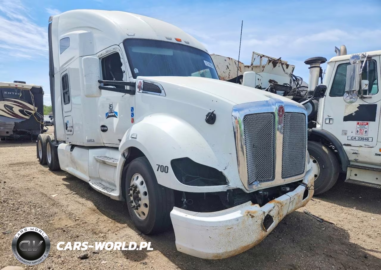 2017 Kenworth T680 Semi Truck