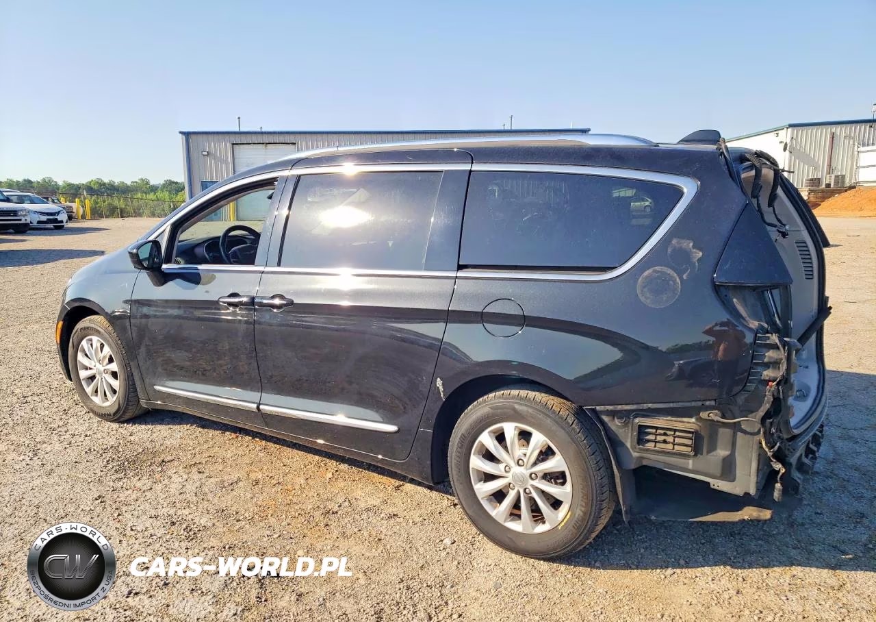 2018 Chrysler Pacifica Touring L VIN:2C4RC1BG0JR127689 - 2