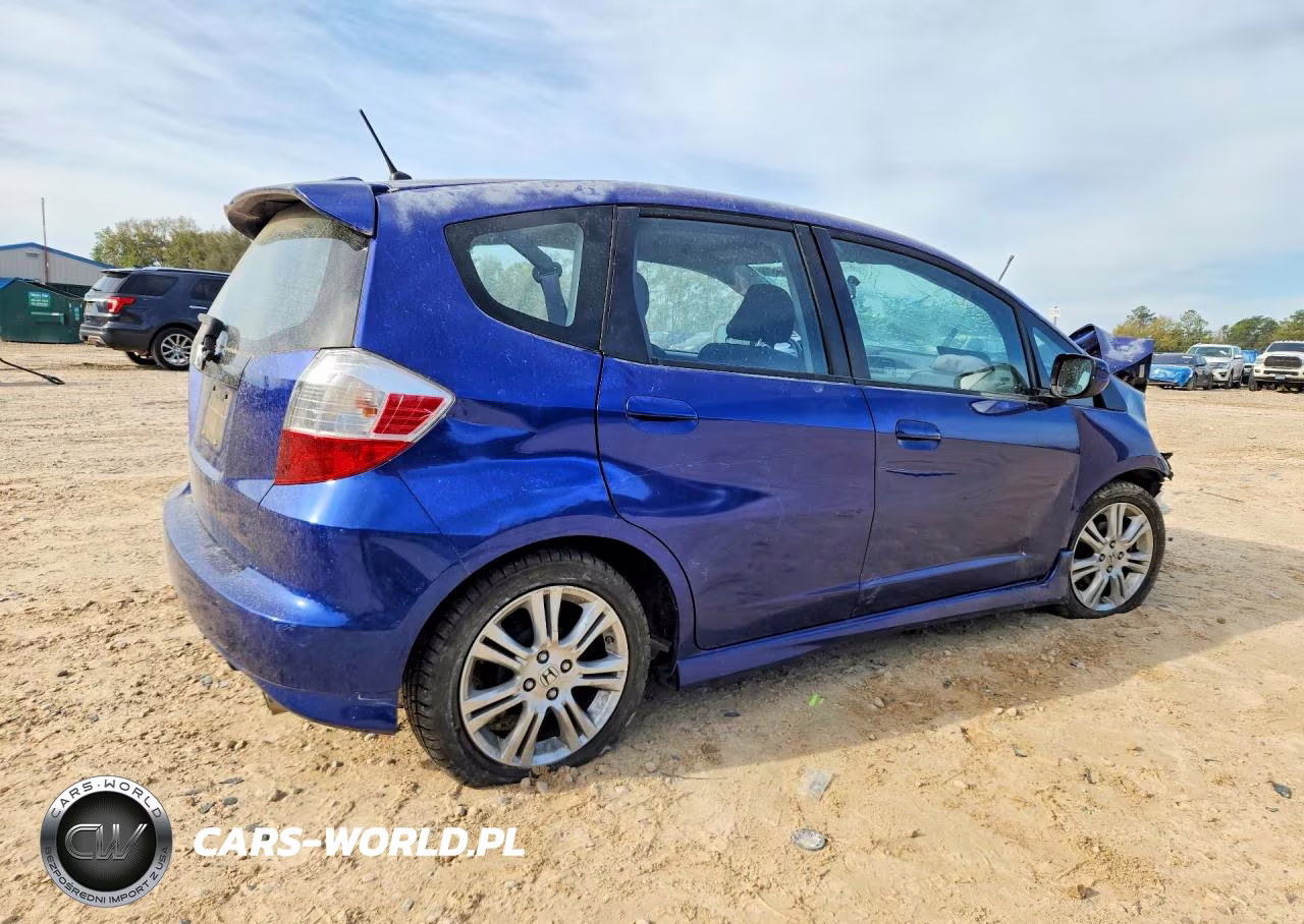 2010 Honda Fit Sport VIN:JHMGE8H43AS011200 - 3