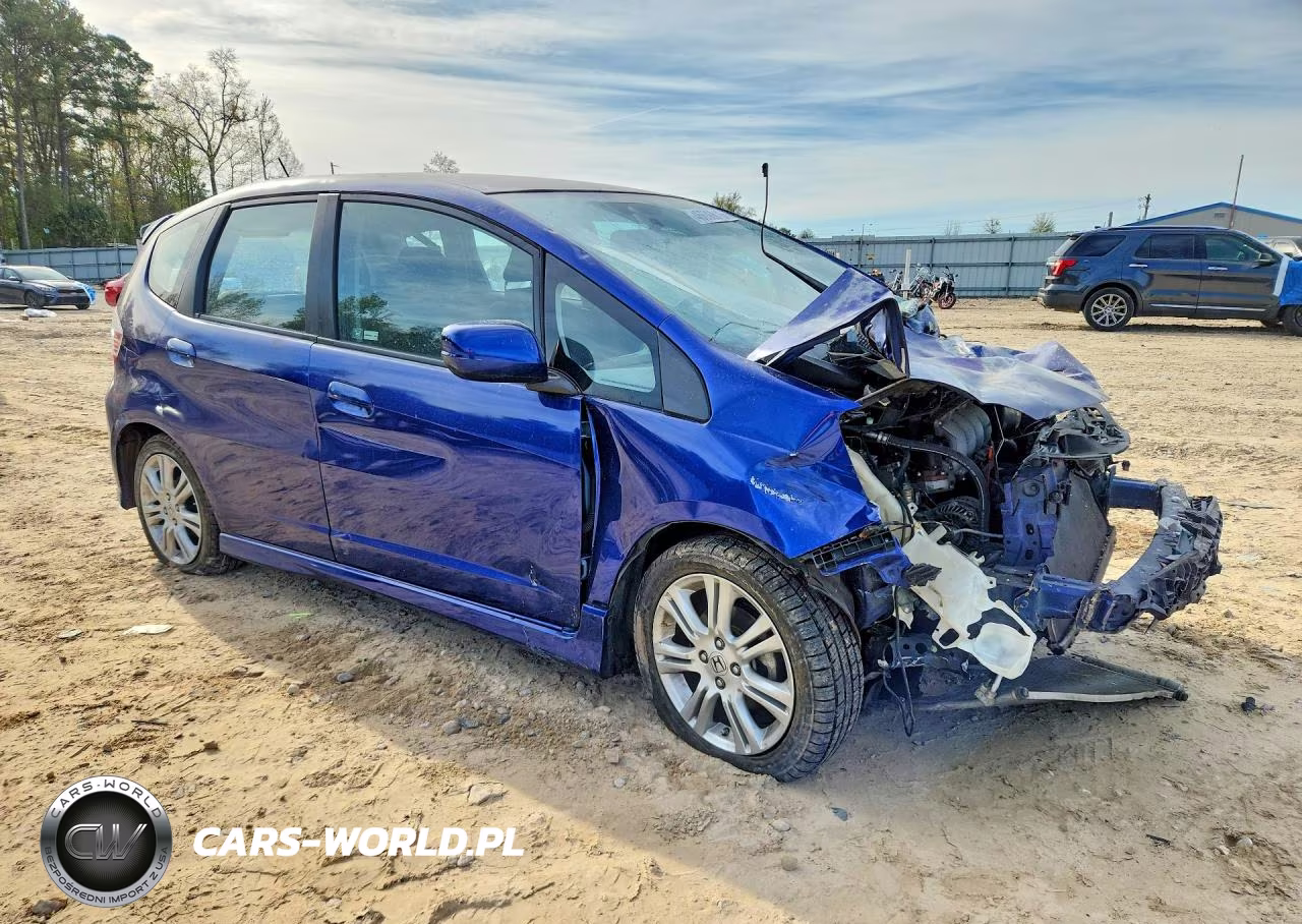 2010 Honda Fit Sport VIN:JHMGE8H43AS011200 - 4