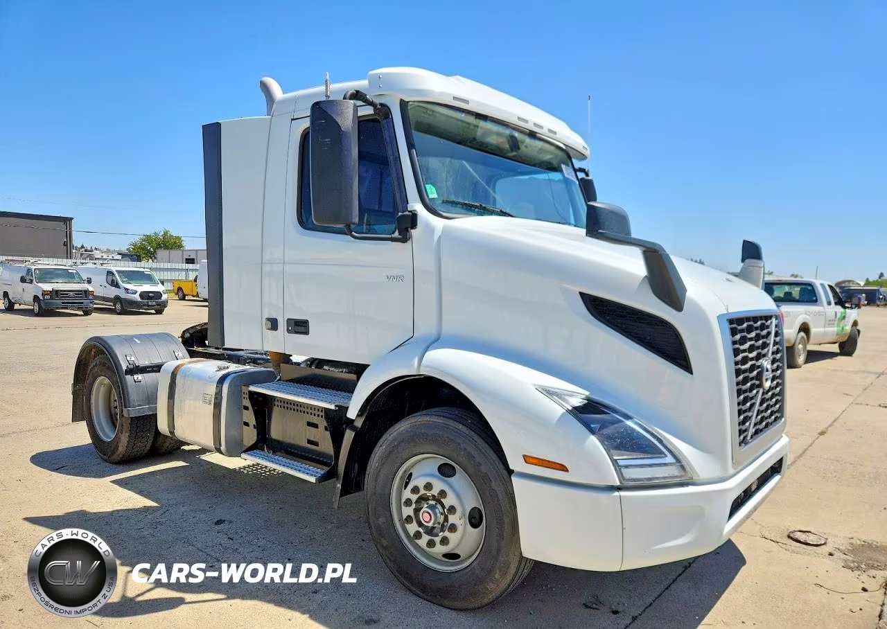 2020 Volvo Vnr Semi Truck