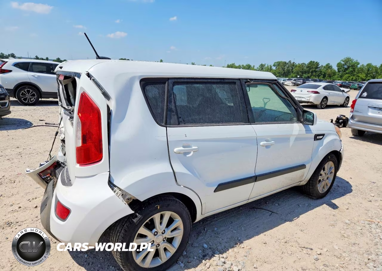 2013 Kia Soul Base VIN:KNDJT2A57D7753684 - 3
