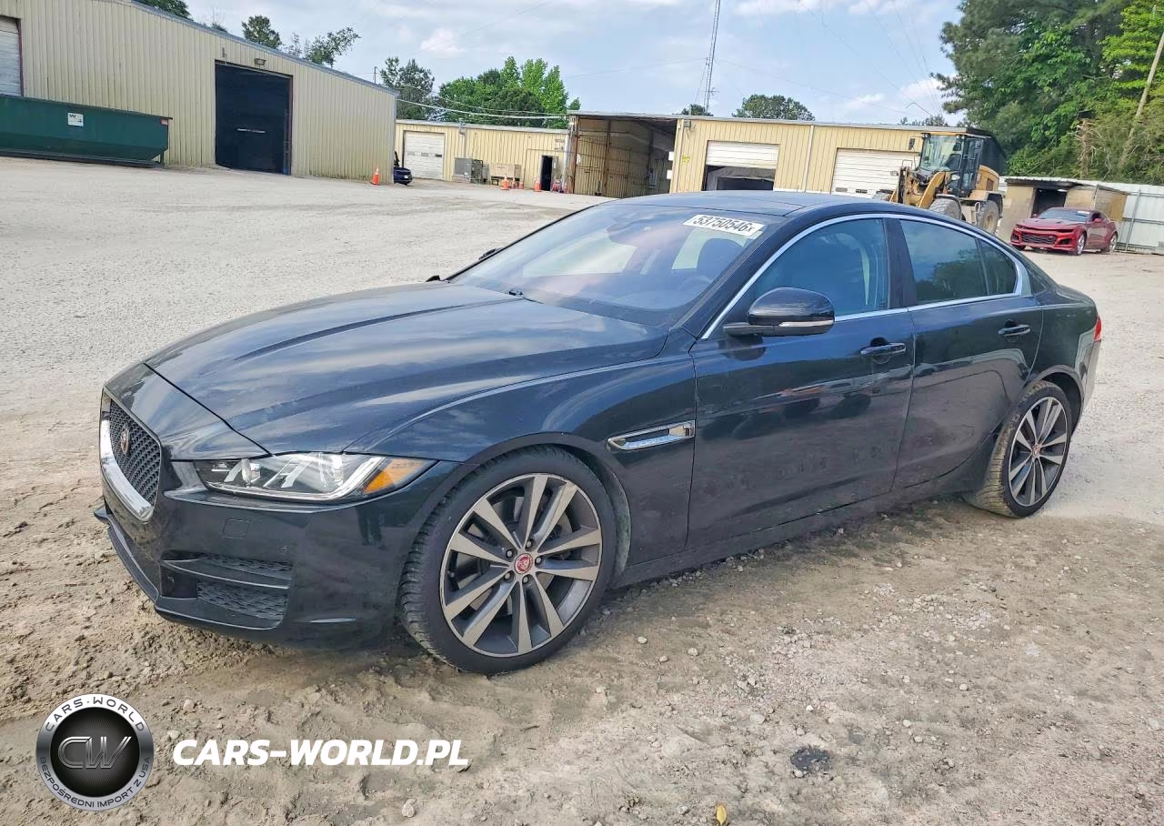 2017 Jaguar Xe Prestige – zdjęcie 1 z 12