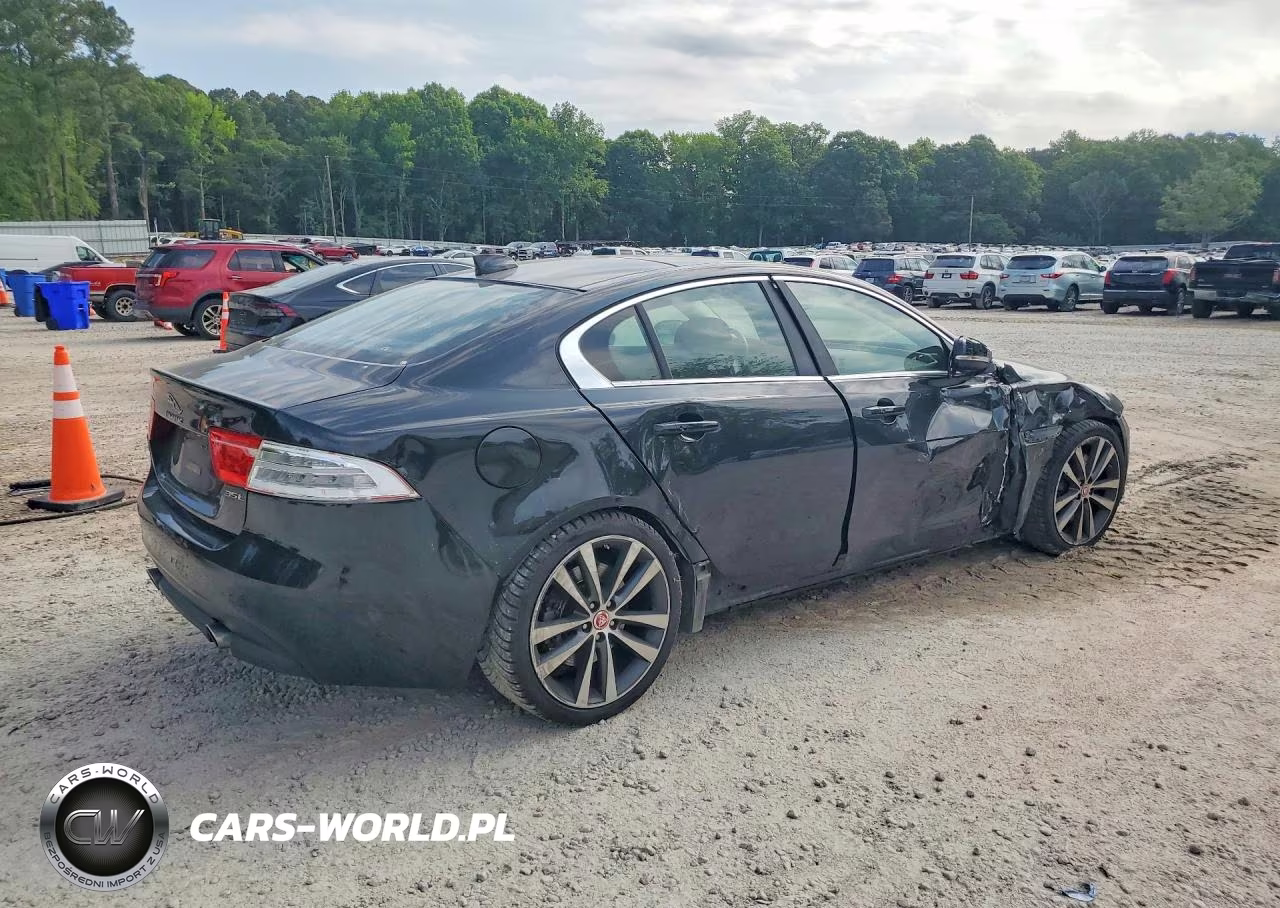 2017 Jaguar Xe Prestige VIN:SAJAE4BV0HA959637 - 3