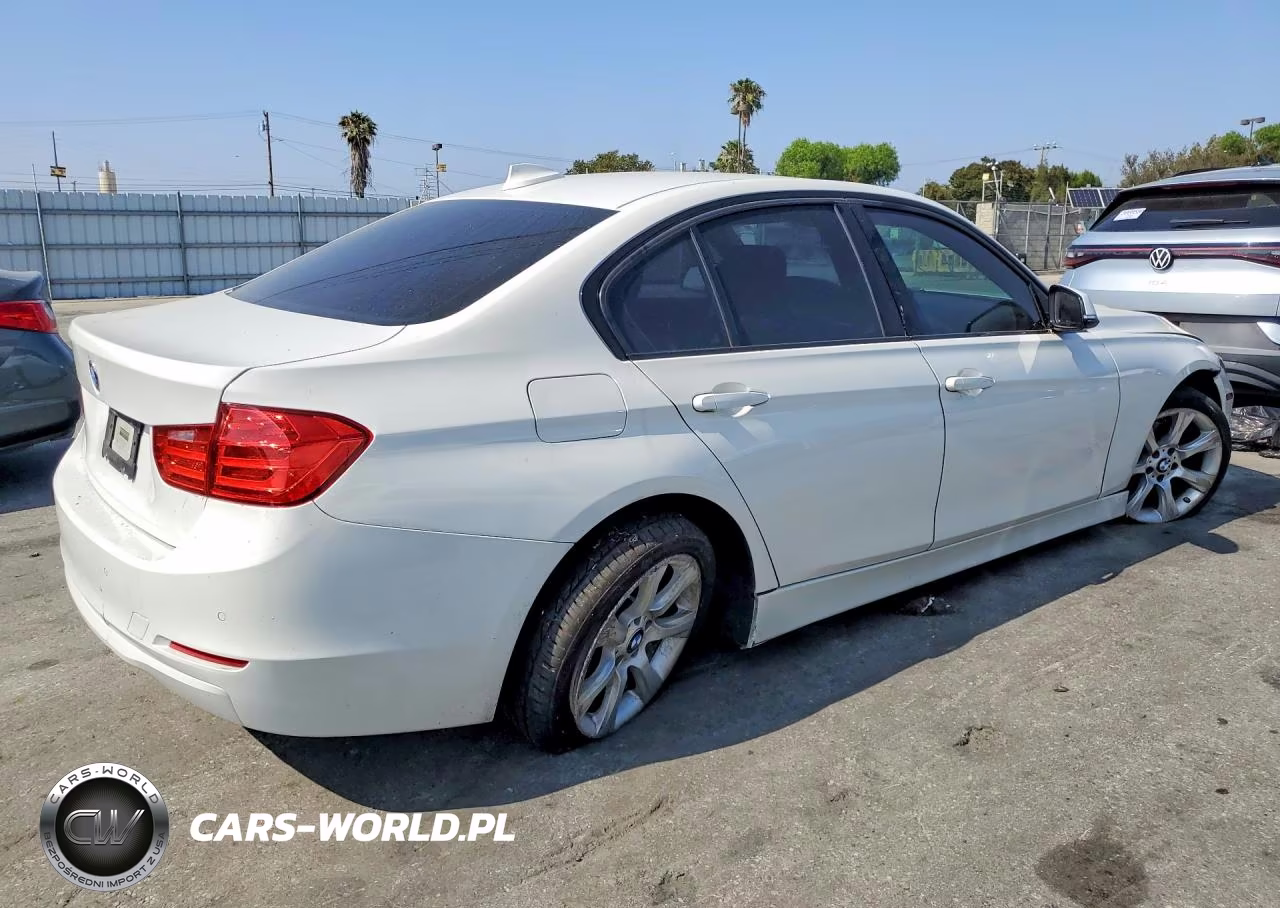 BMW 320I VIN:WBA3B1G50FNT06168 - 3