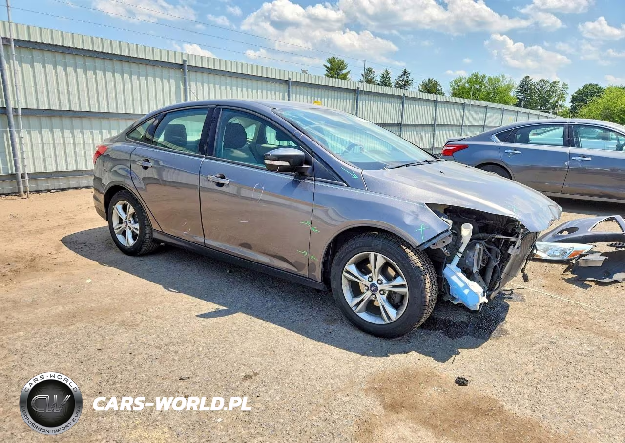 2013 Ford Focus Se VIN:1FADP3F25DL358910 - 4