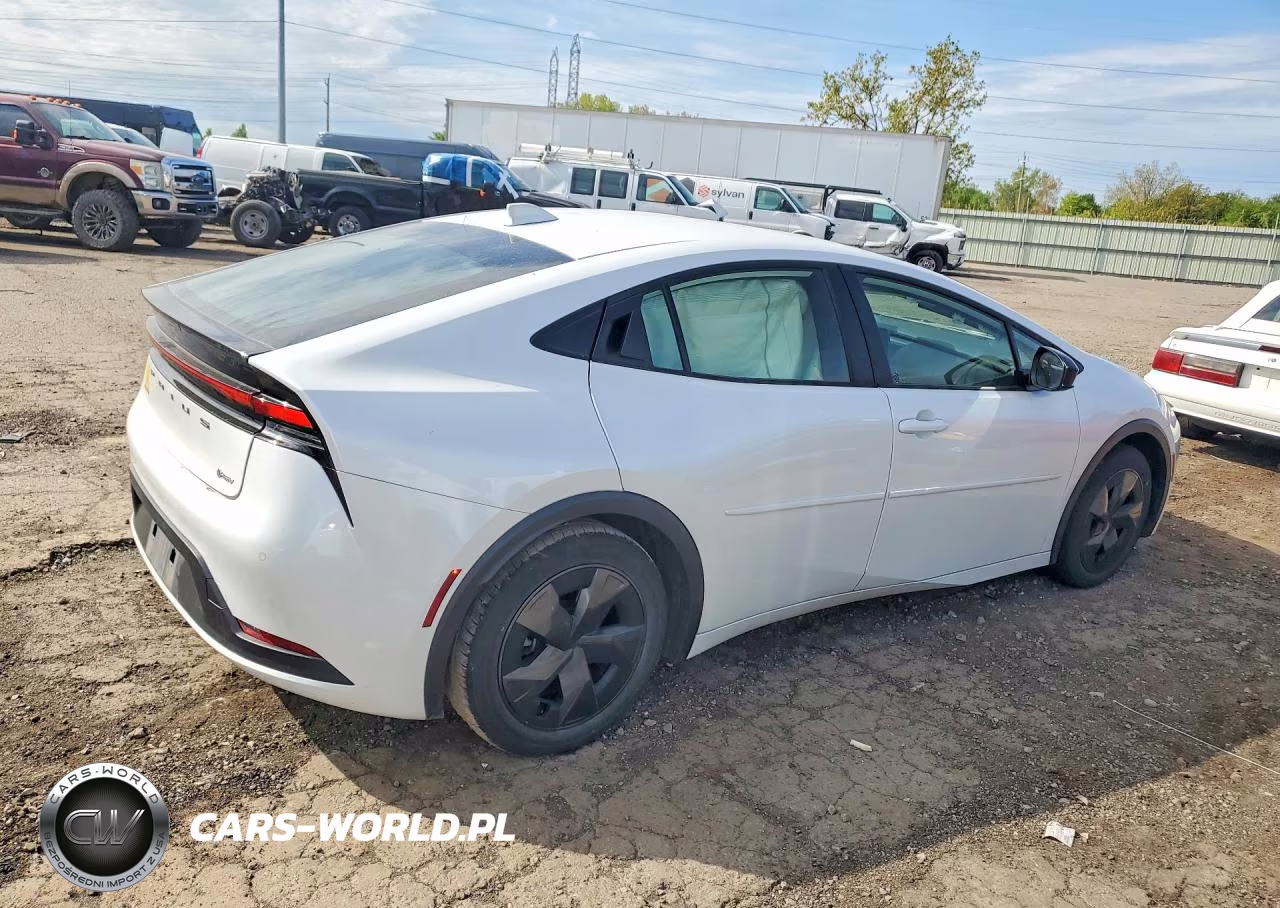 2024 Toyota Prius VIN:JTDACAAU5R3043165 - 3