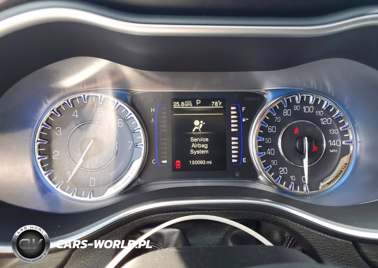 2015 Chrysler 200 Limited VIN:1C3CCCAB4FN606939 - 9