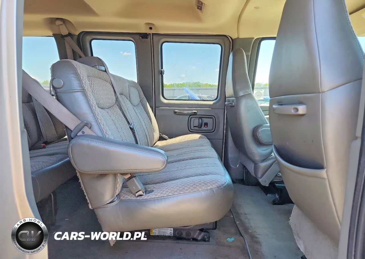 2005 Chevrolet Express G1500 VIN:1GNFG15T151163666 - 11