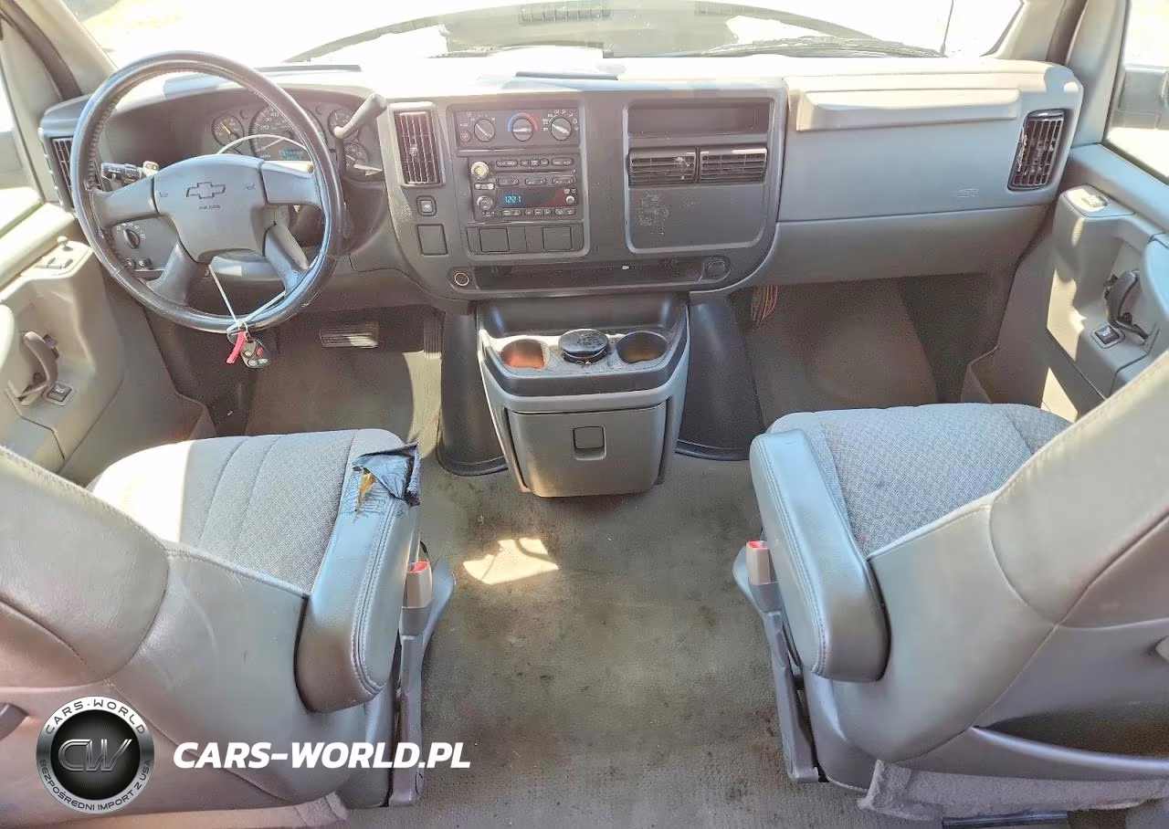 2005 Chevrolet Express G1500 VIN:1GNFG15T151163666 - 8