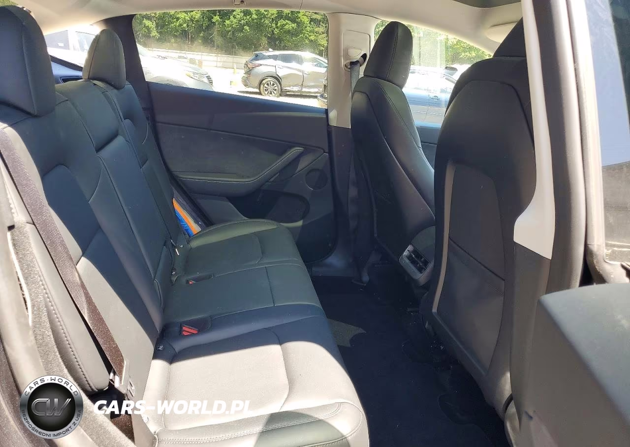 2024 Tesla Model Y VIN:7SAYGDEE9RA231178 - 11