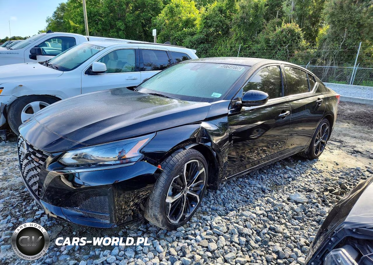 2023 Nissan Altima Sr