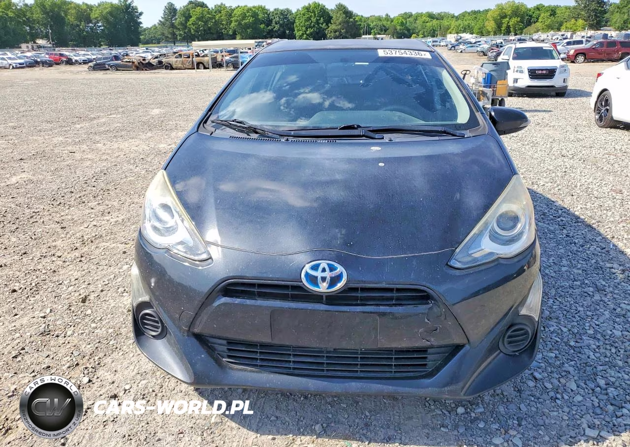 2015 Toyota Prius C Three VIN:JTDKDTB33F1580238 - 5