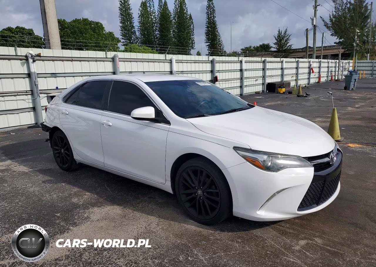 2016 Toyota Camry Se VIN:4T1BF1FK9GU146112 - 4