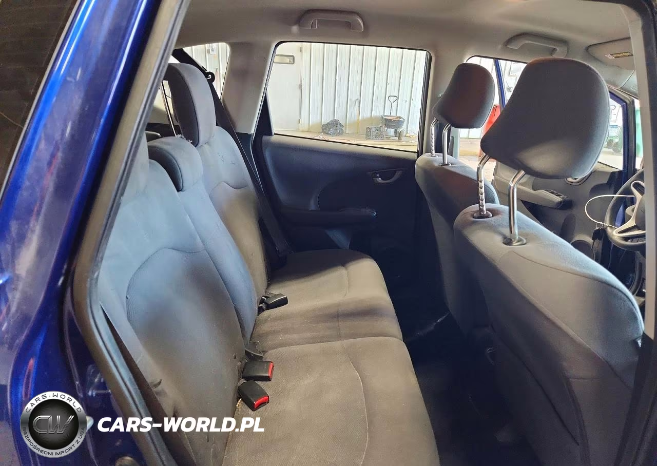 2013 Honda Fit VIN:JHMGE8H37DC075195 - 11