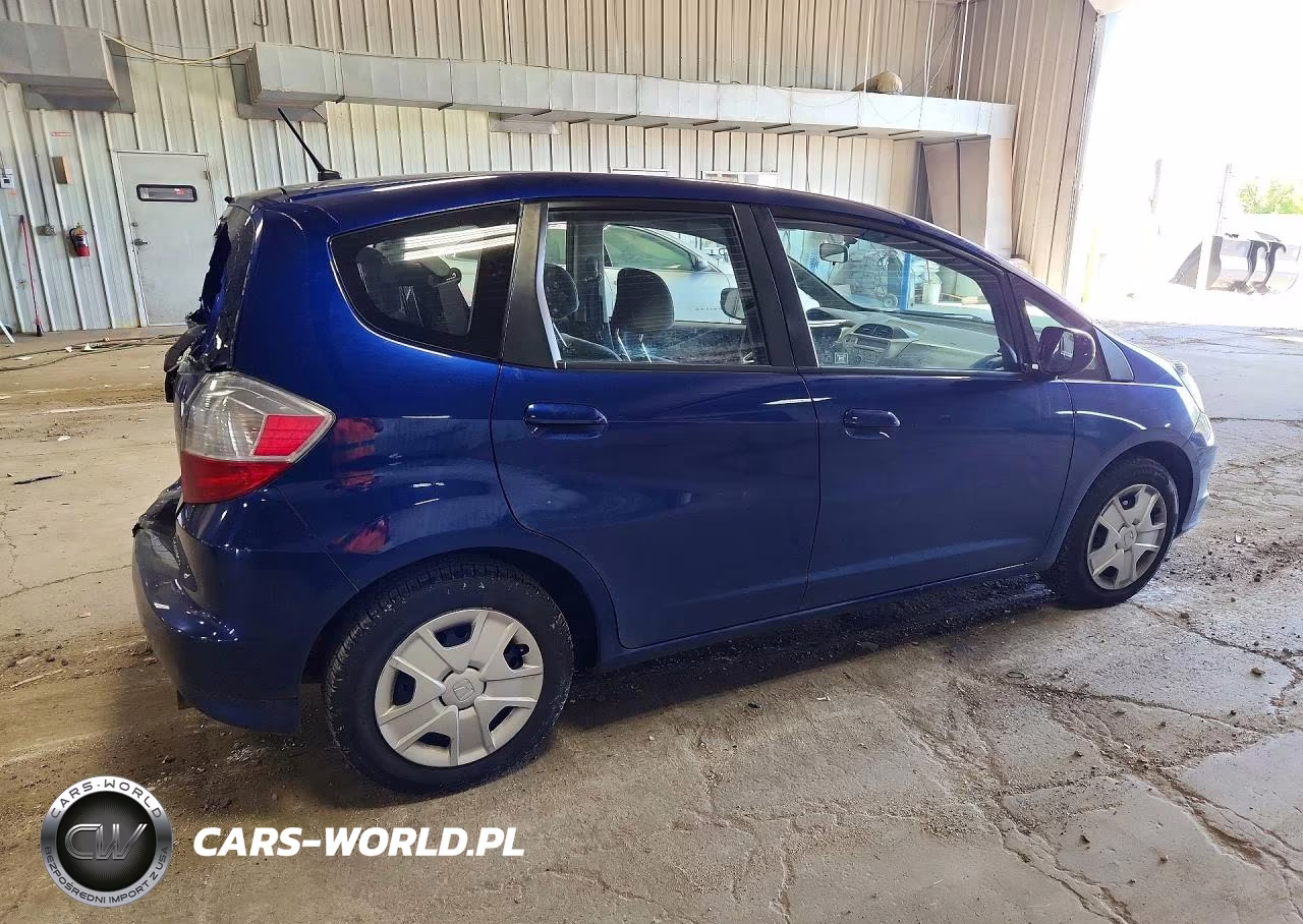 2013 Honda Fit VIN:JHMGE8H37DC075195 - 3