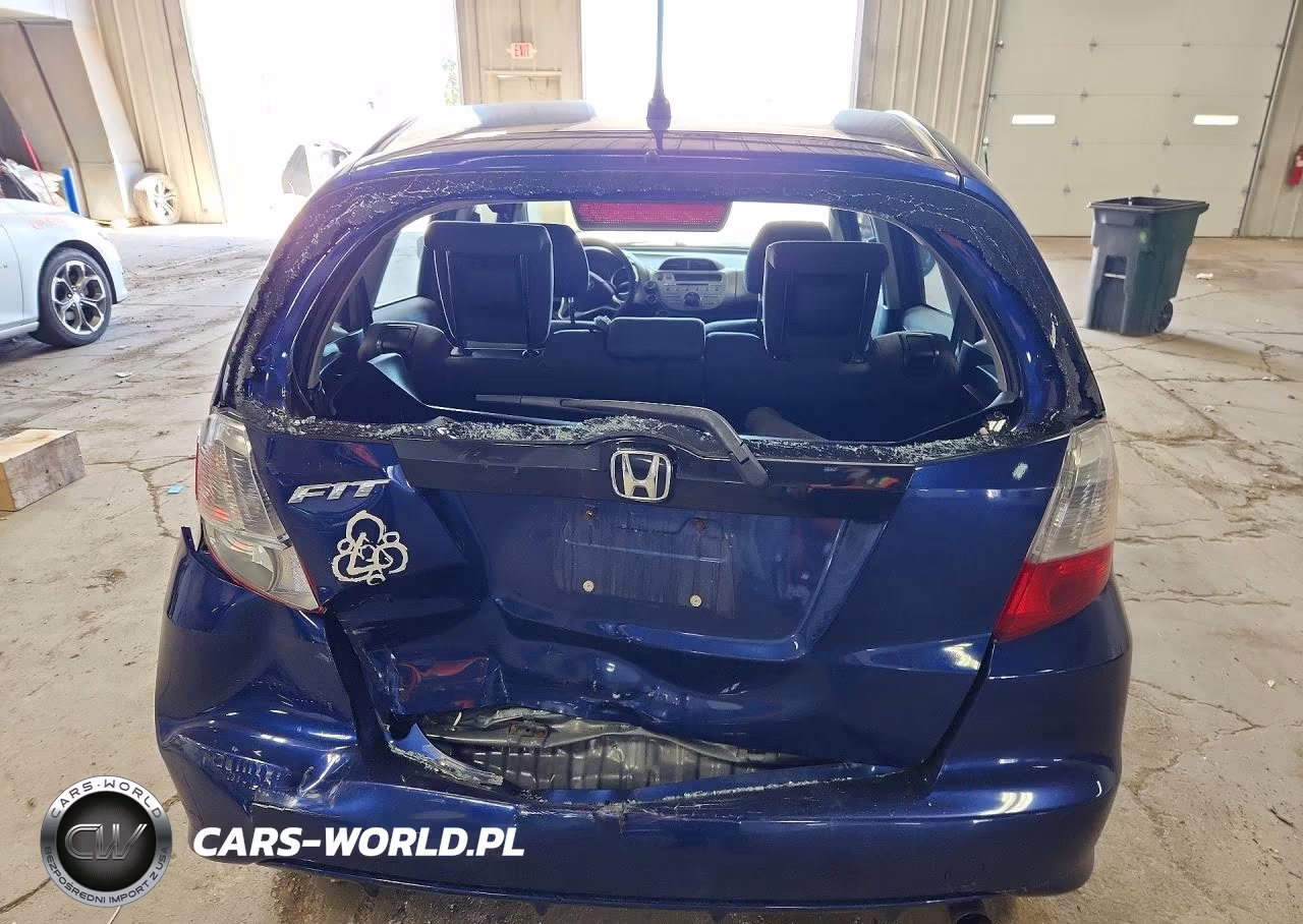 2013 Honda Fit VIN:JHMGE8H37DC075195 - 6
