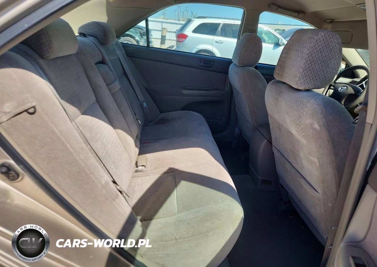 2003 Toyota Camry Le VIN:4T1BE32K13U663922 - 10