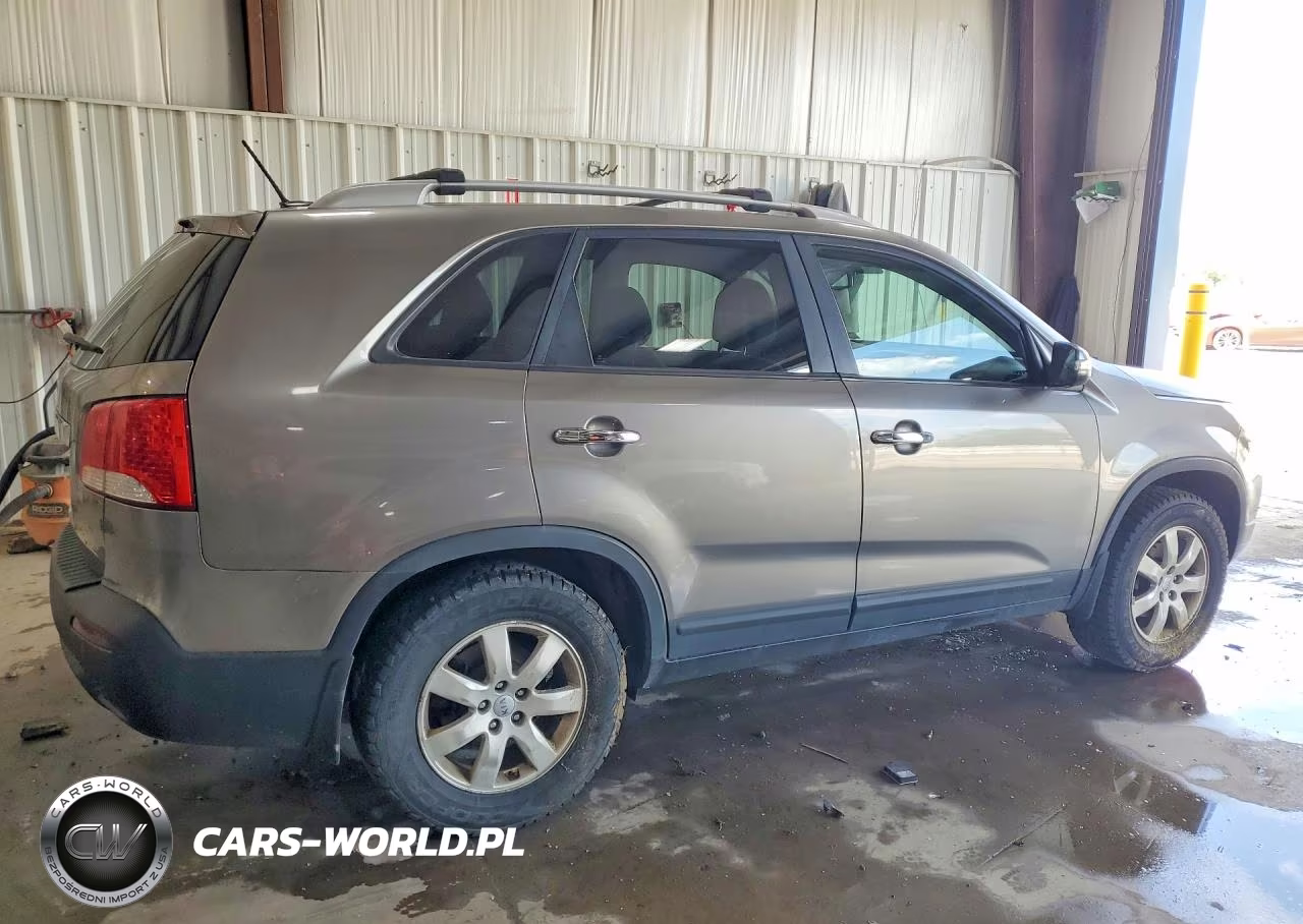 2013 Kia Sorento Lx VIN:5XYKT3A6XDG416805 - 3