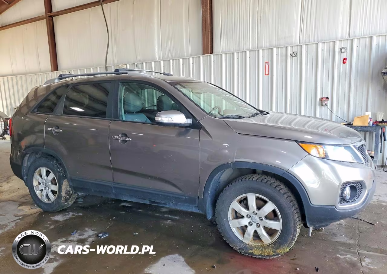 2013 Kia Sorento Lx VIN:5XYKT3A6XDG416805 - 4