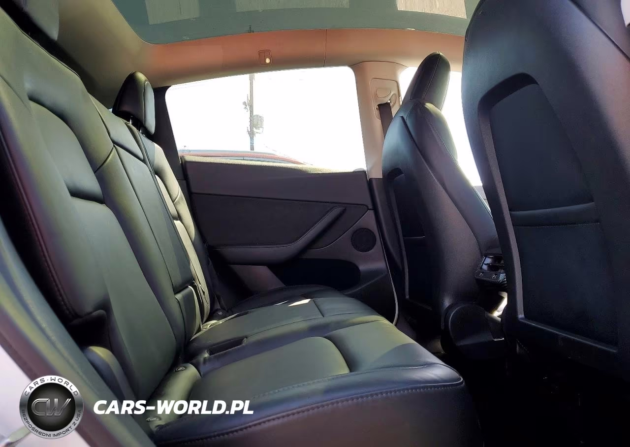 2022 Tesla Model Y VIN:7SAYGDEE2NF328428 - 11