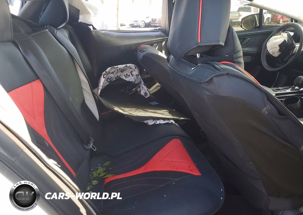 2025 Toyota Prius Plug-In Hybrid Se VIN:JTDACACU4S3050627 - 10