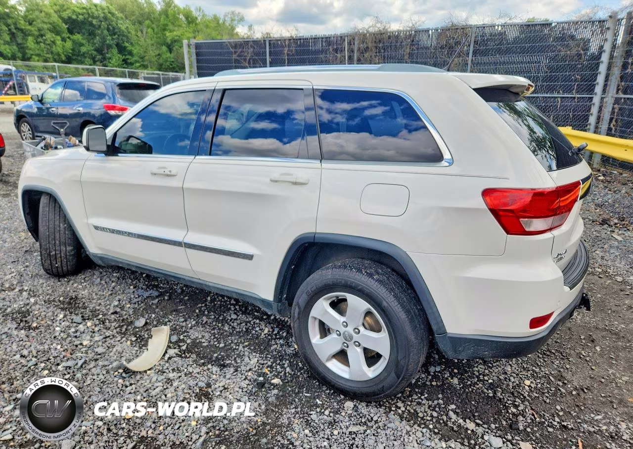2011 Jeep Grand Cherokee Laredo VIN:1J4RR4GG5BC581501 - 2