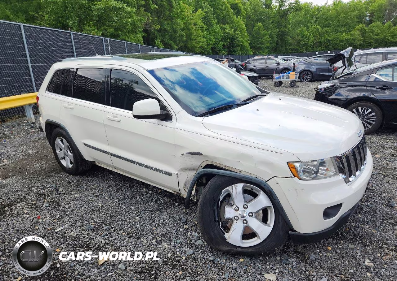 2011 Jeep Grand Cherokee Laredo VIN:1J4RR4GG5BC581501 - 4