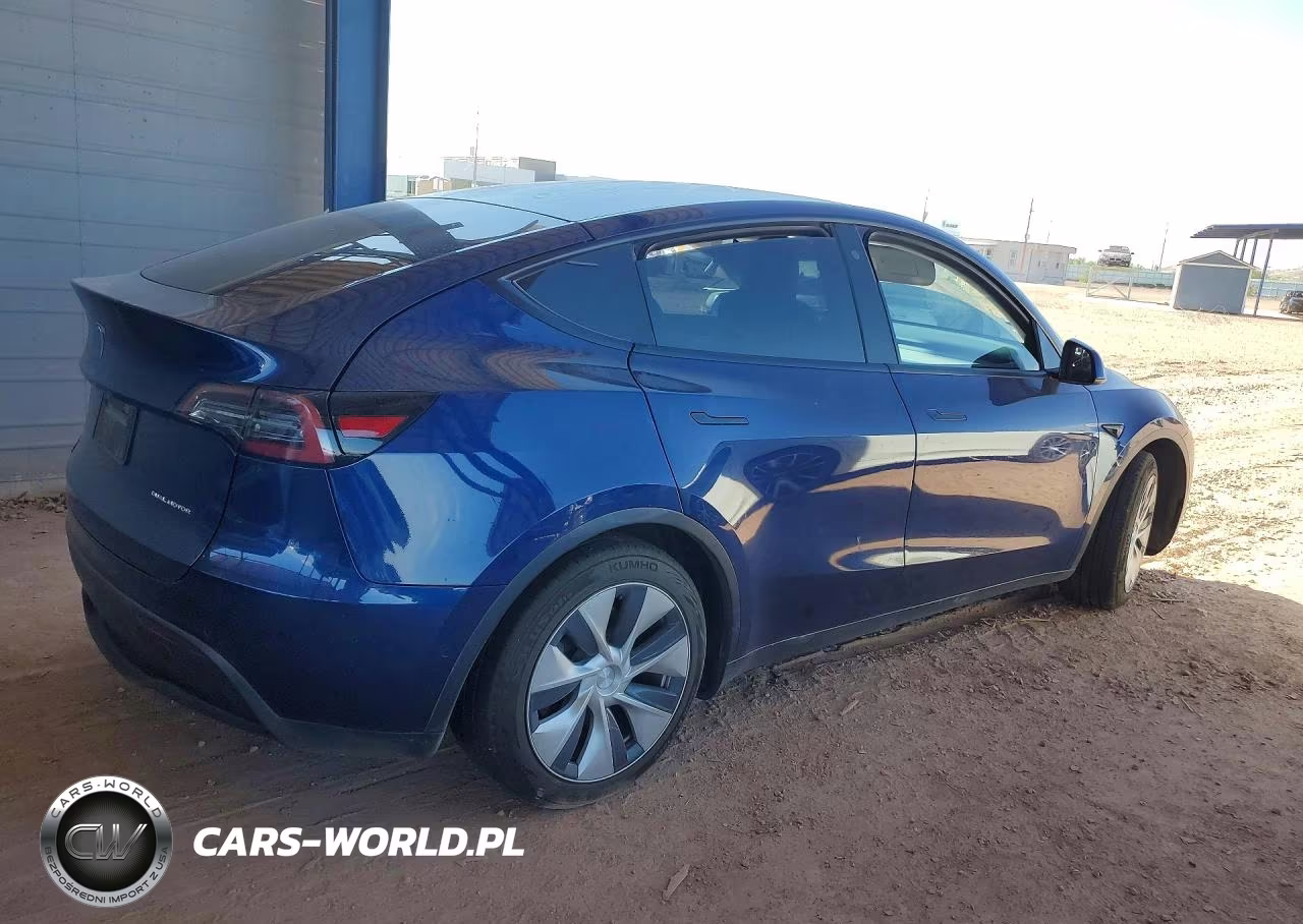 2020 Tesla Model Y VIN:5YJYGDEEXLF027402 - 3